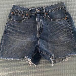 Madewell shorts to small size 26 barely worn great condition